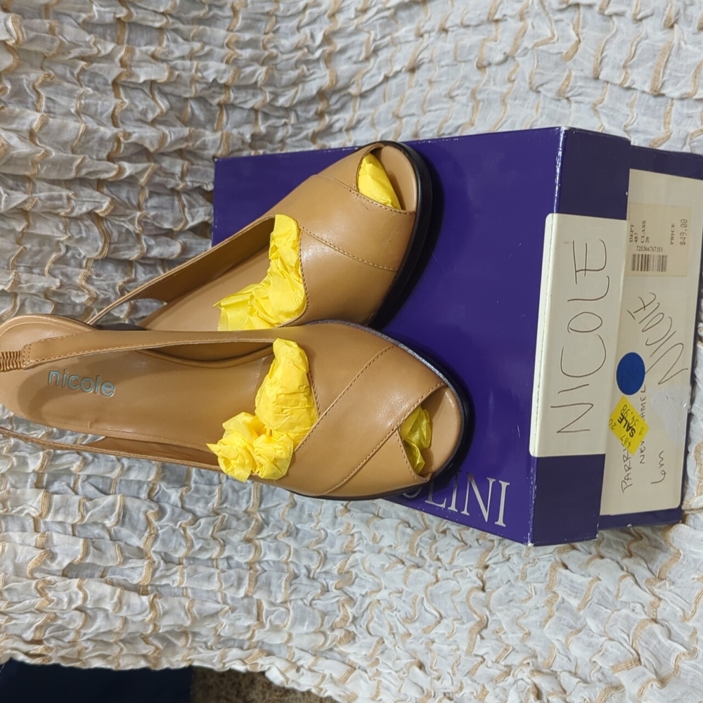 Nicole Paris camel 2" heel size 6